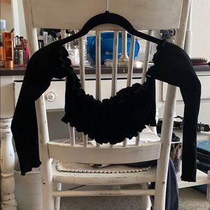 Black long sleeve crop